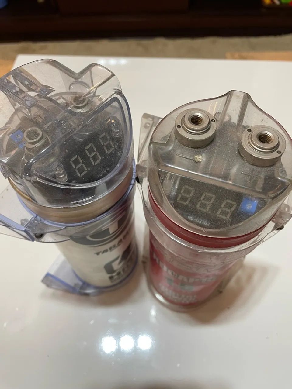 Capacitores de Som Automotivo 1.5 Farad e 300 mF - Foto 2