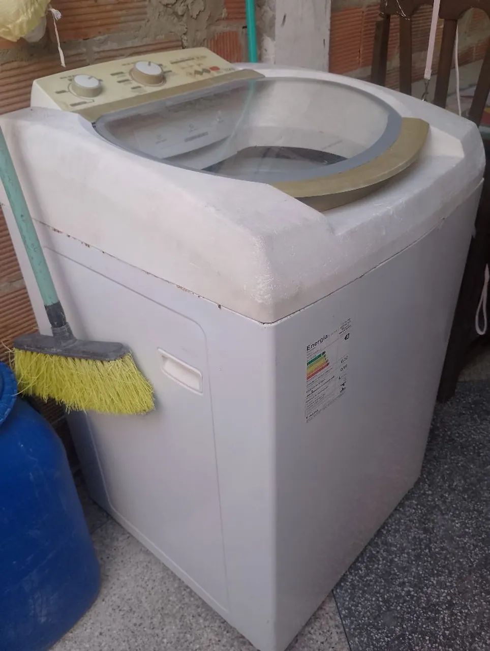 Máquina de lavar roupa para retirada de peças 