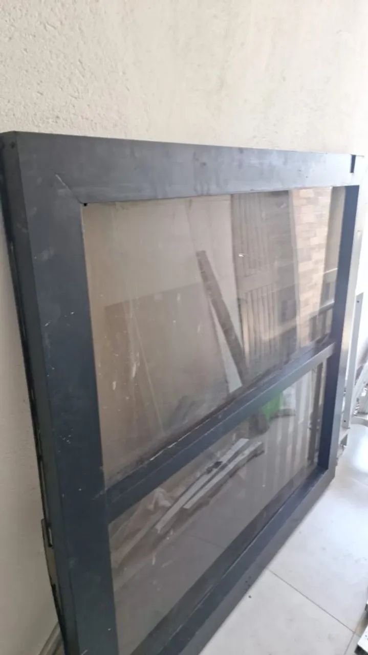 Toldo em acrílico e alumínio 