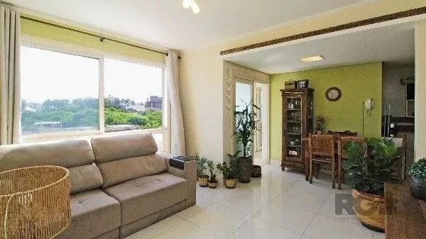Amplo apartamento 2 quartos com vaga no Menino Deus - 71m²
