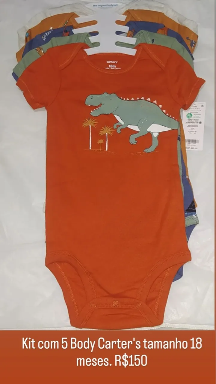 Kit com 5 Body Carter's tamanho 18 meses. R$150