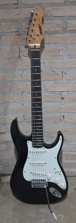 Guitarra Strato Peavey International Series Raptor - Trastes Novos! (Trocas)