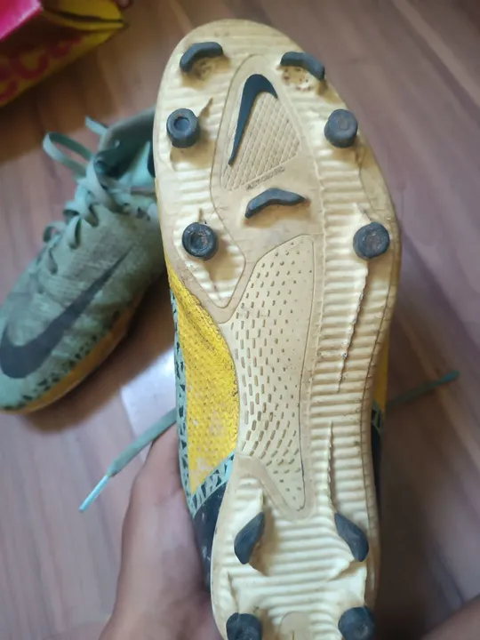 Chuteiras Nike campo - Tamanho 38