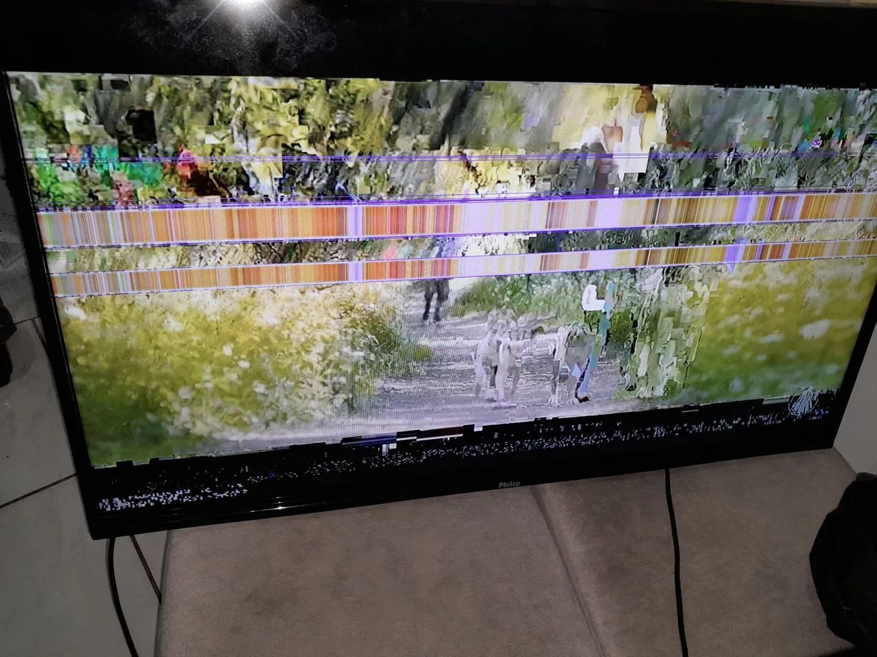 Televisão está com listra no visor  - Foto 5
