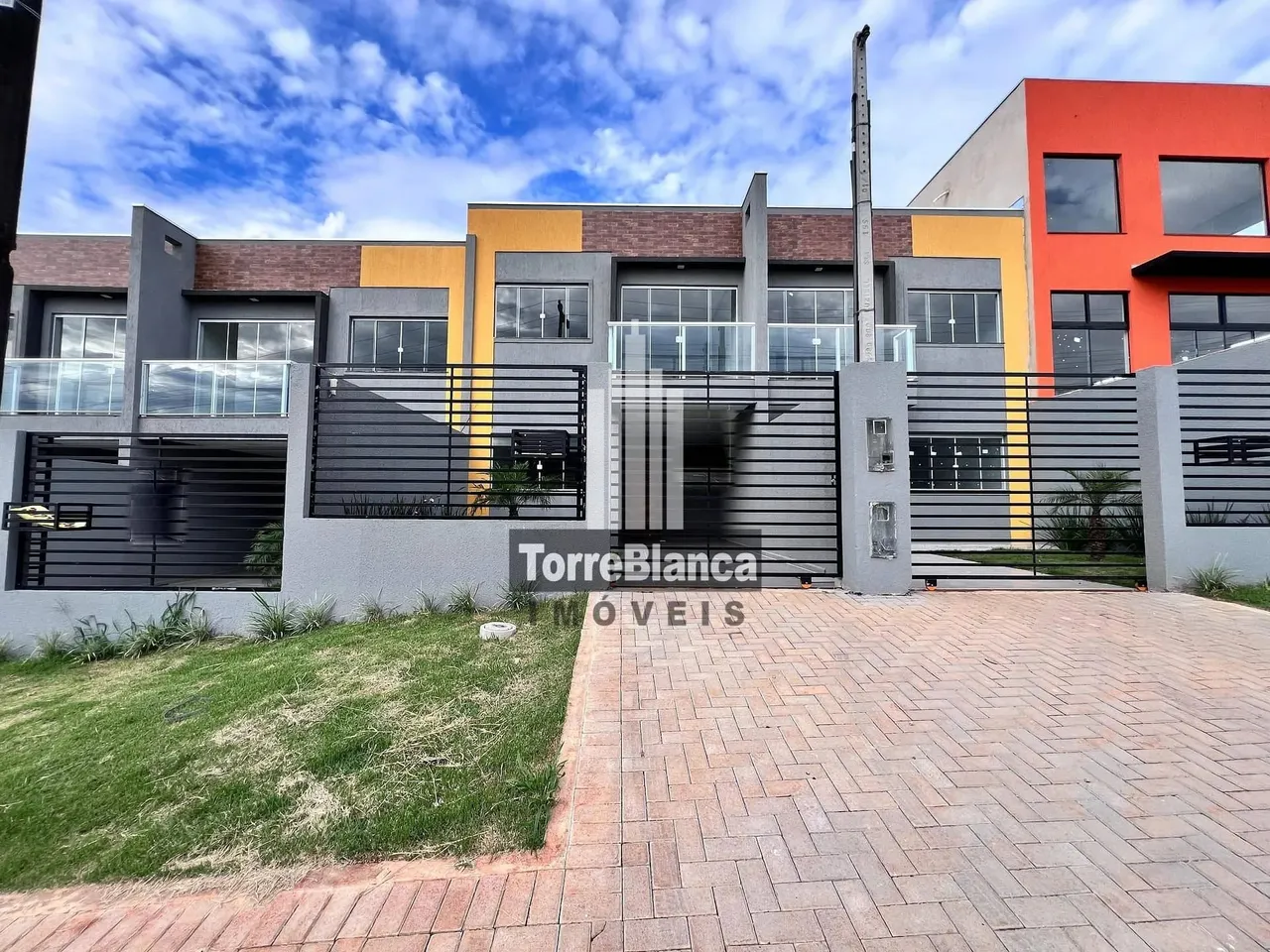 Sobrado novo para locação, 3 quartos 1 Suíte, 93 m² no bairro Neves, Ponta Grossa, PR
