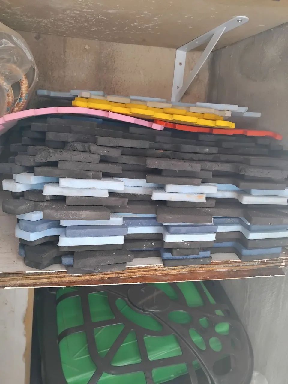 Tatame 50 por 50. 70 peças . Retirada  Recanto das Emas.. 550 reais. * - Foto 3