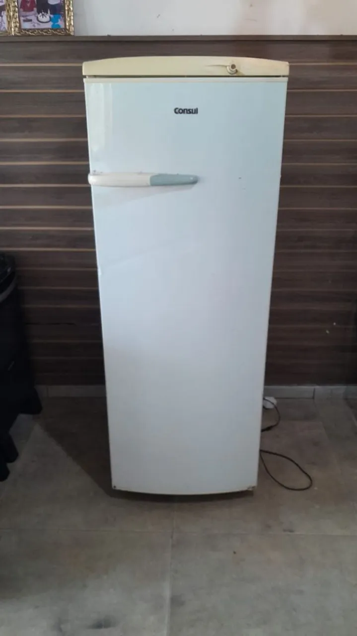 Geladeira Consul em bom estado