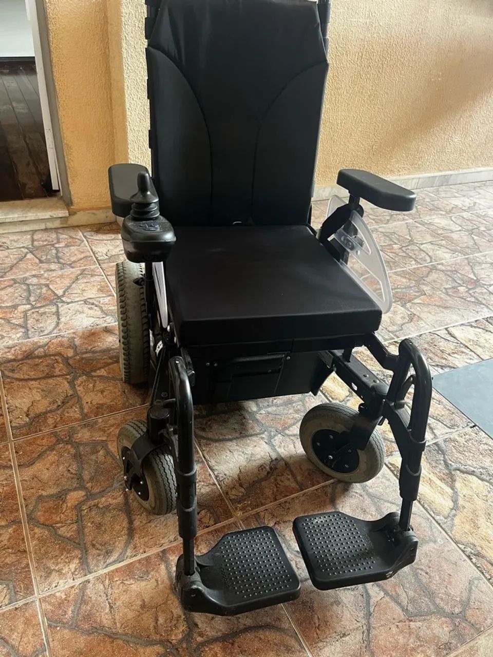 Cadeiras de Rodas Elétrica Ottobock - usada - Foto 4