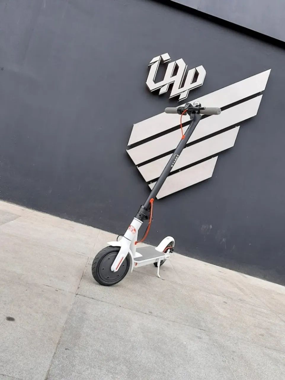 VENDO PATINETE ELÉTRICO COM CAIXA!!! BATERIA 45%, MARCA SÓ 3 PONTINHOS DE 5 - Foto 2