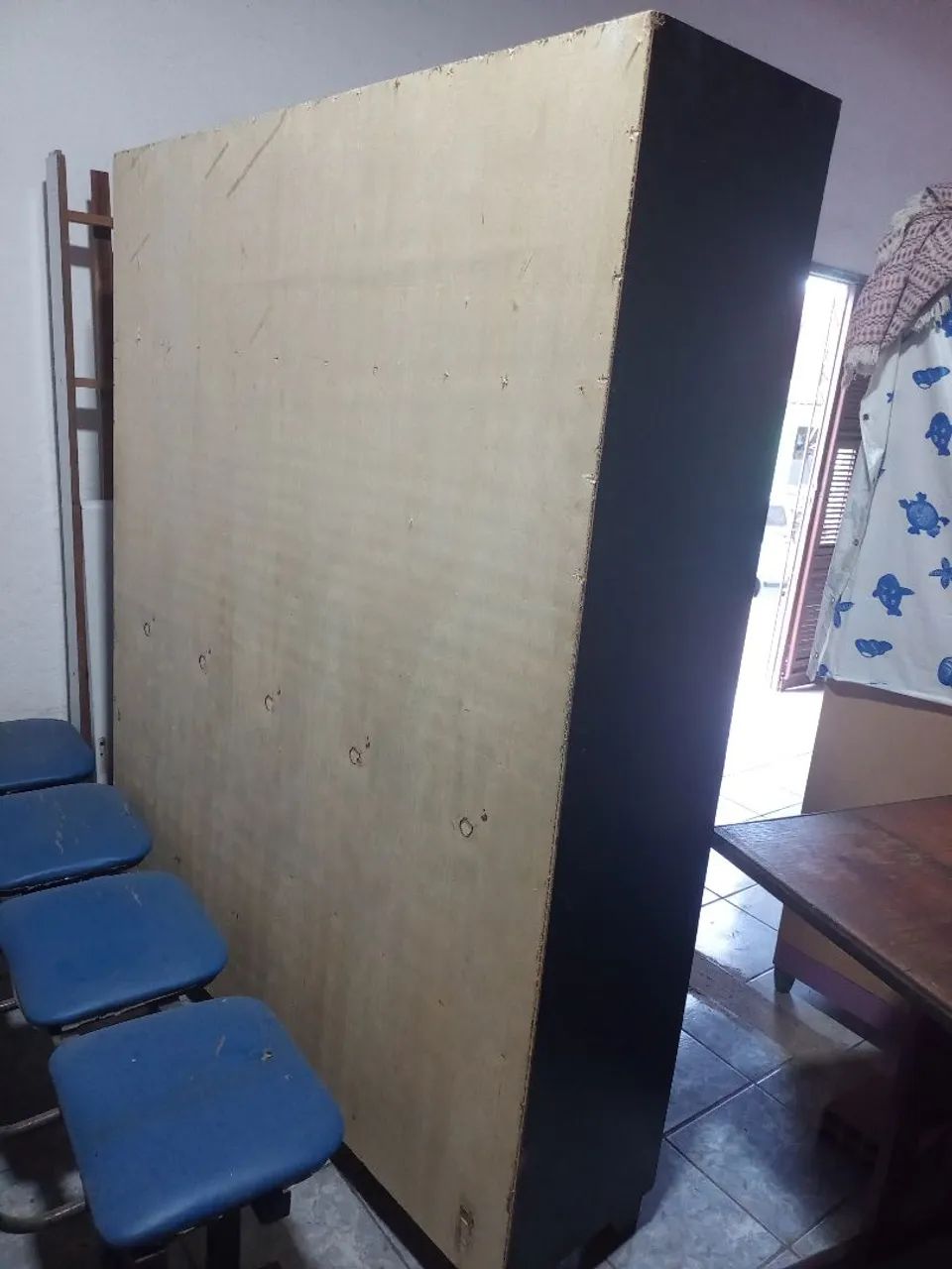 Guarda roupa de madeira. - Foto 3