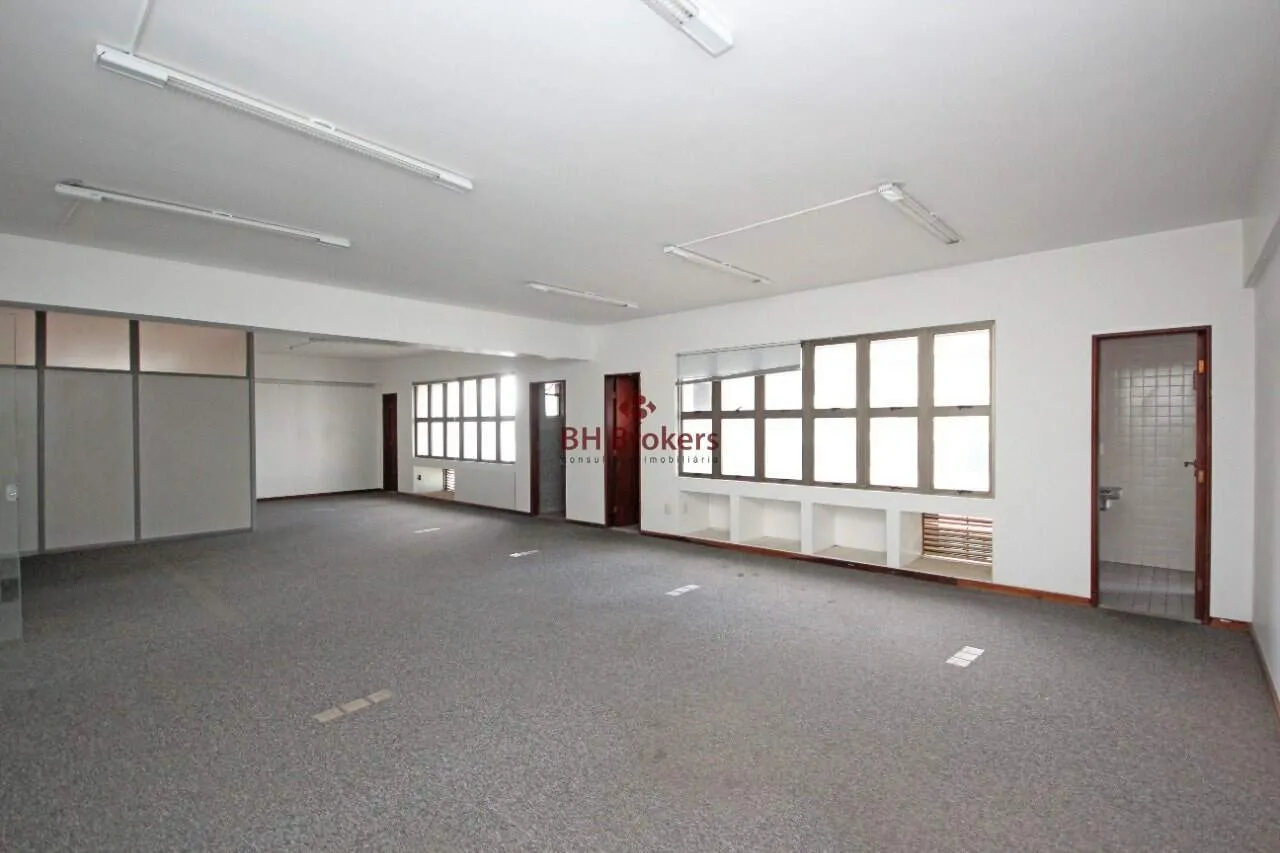 SALA COM 136M² PARA LOCAÇÃO NO BAIRRO SAVASSI