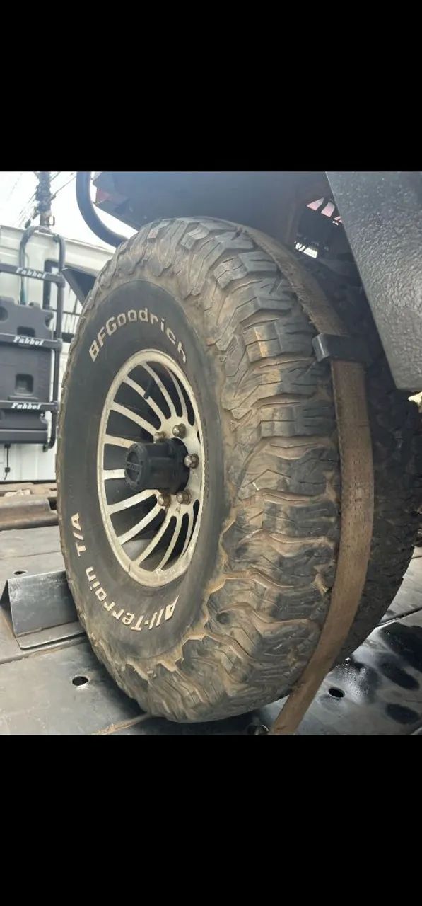 Jogo de Pneus BF Goodrich 33x12,5 r15 - Foto 2