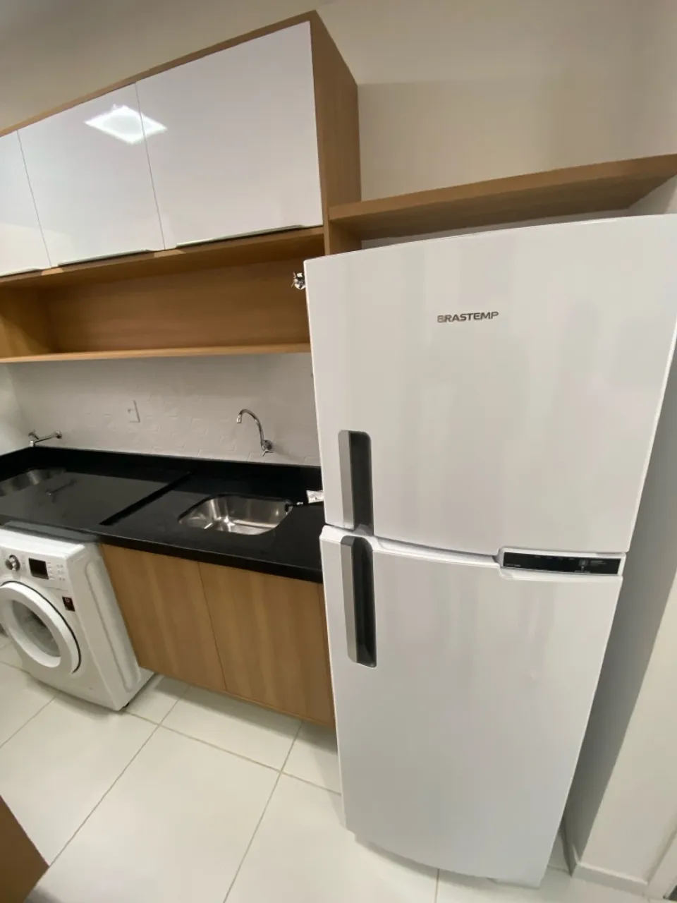 Alugo apartamento mobiliado na Olivia Flores.