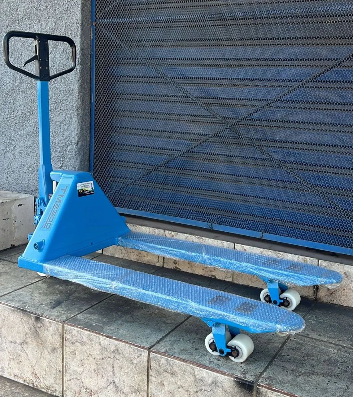 Paleteira manual 2500kg