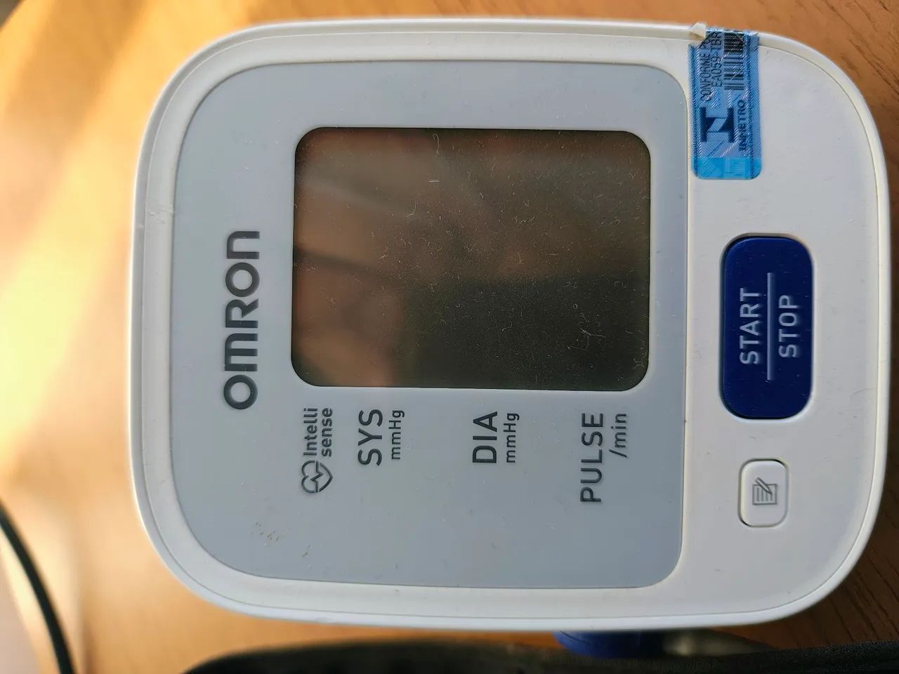 Aparelho de Medição de Pressão Arterial OMRON