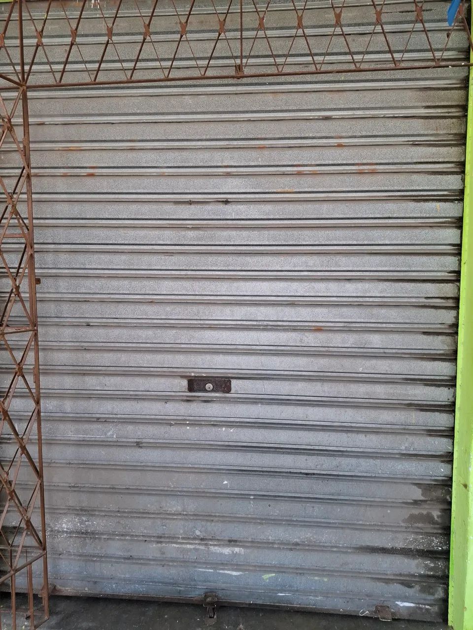 Vendo porta de correr em perfeito estado