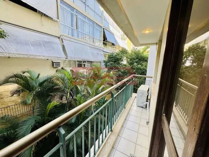 Excelente apartamento Alto Leblon ( inicio da rua) - 2 quartos com vaga - Foto 5