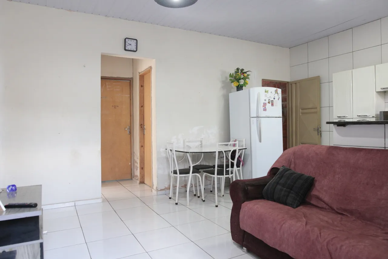 Alugo ou vendo casa no bairro Parque Brasil III