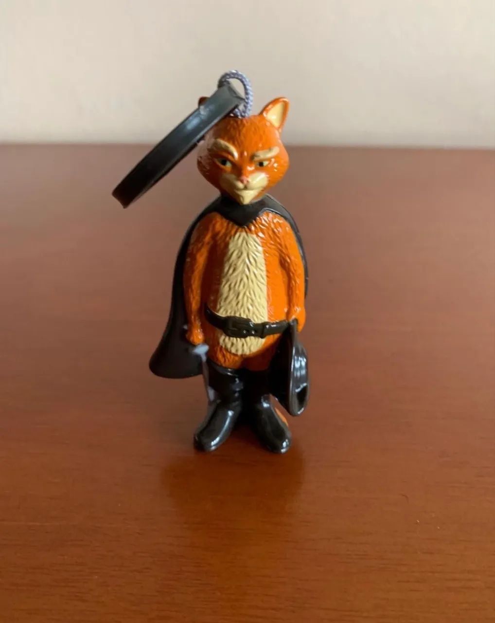 Boneco gato de botas Lacta 