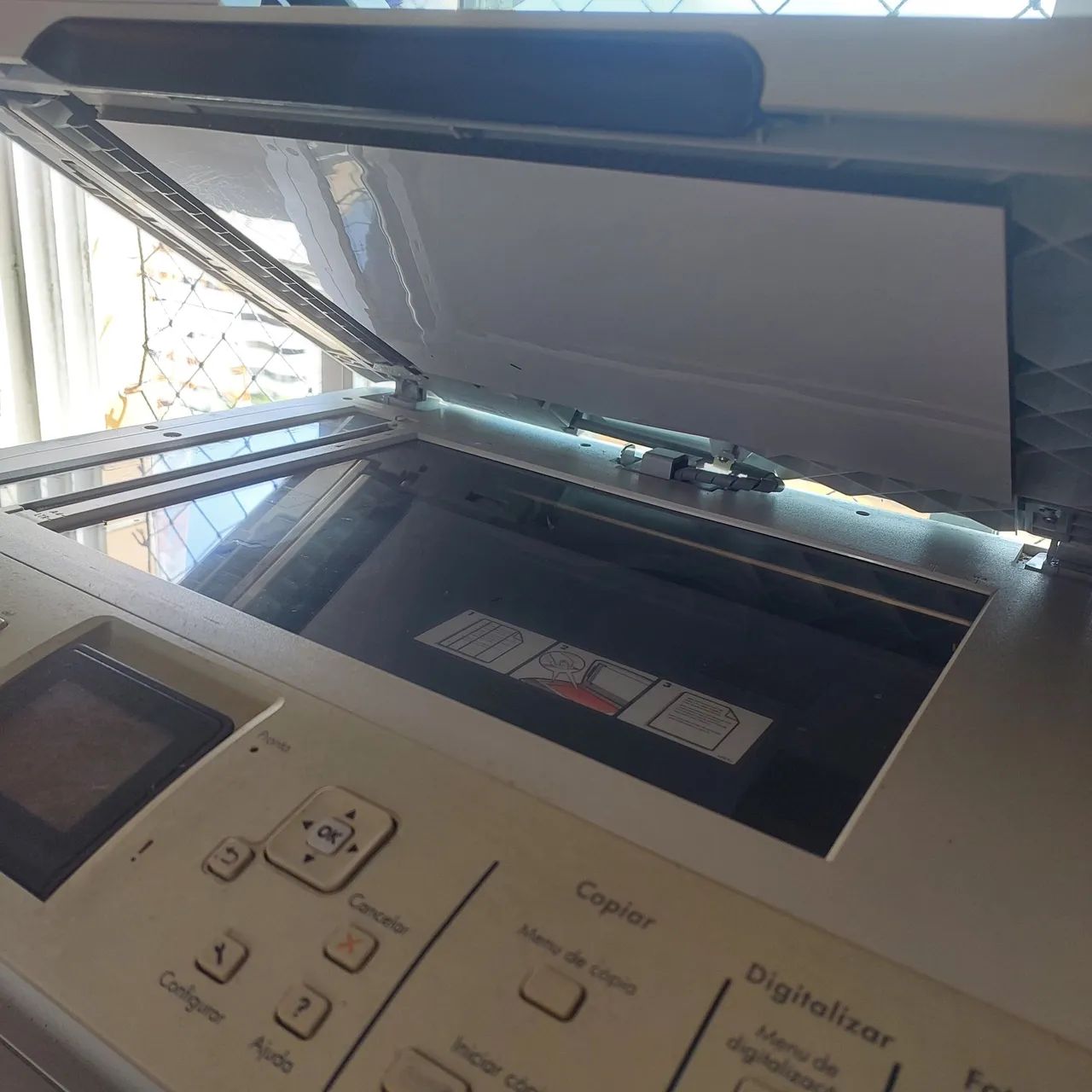 Impressora HP Laserjet CMI1312nfi MFP - Foto 5