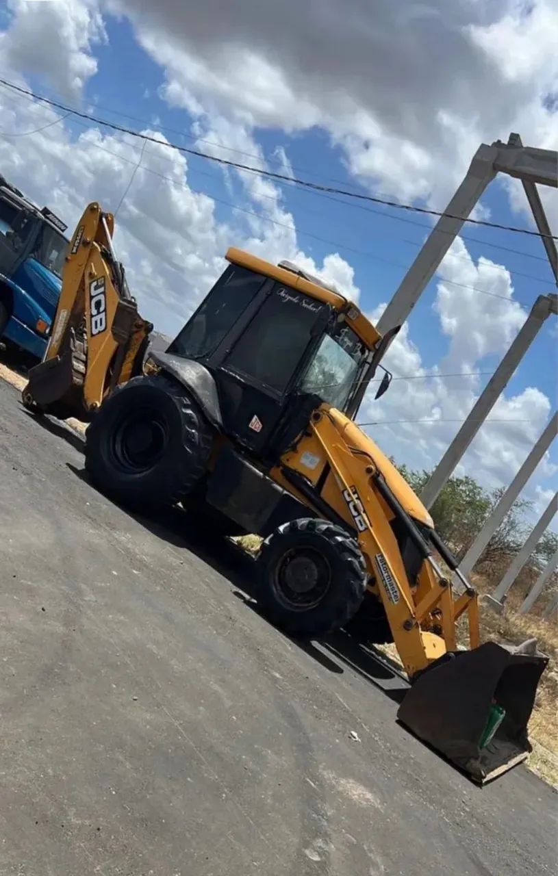 Vendo retroescavadeira jcb 2015 - Foto 3