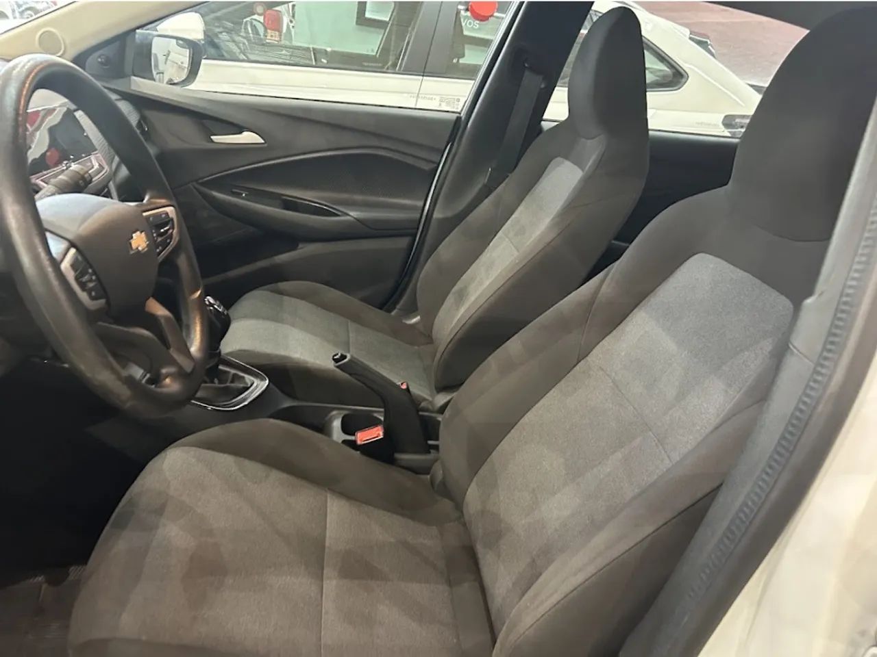 Chevrolet Onix Hatch 1.0 12V Flex Mec. 4P, foto 8 de 16