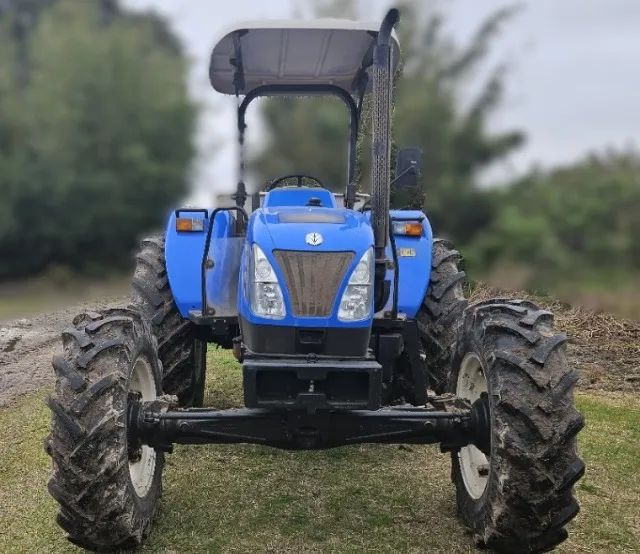 Trator New Holland TT4.75 - Foto 2