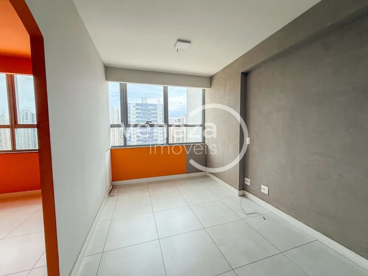 Sala comercial para alugar no Edifício Atsushi Yoshii Tower, Gleba Palhano - Foto 4