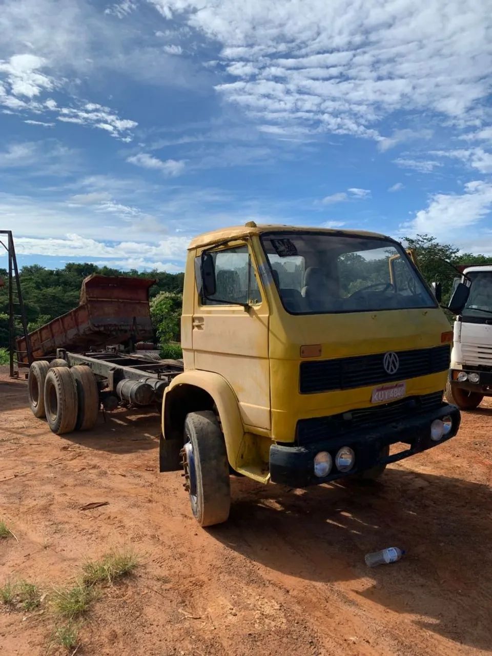 Vw 13130 no chassis doc caçamba 