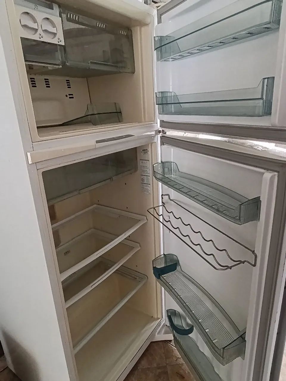 Vendo geladeira 