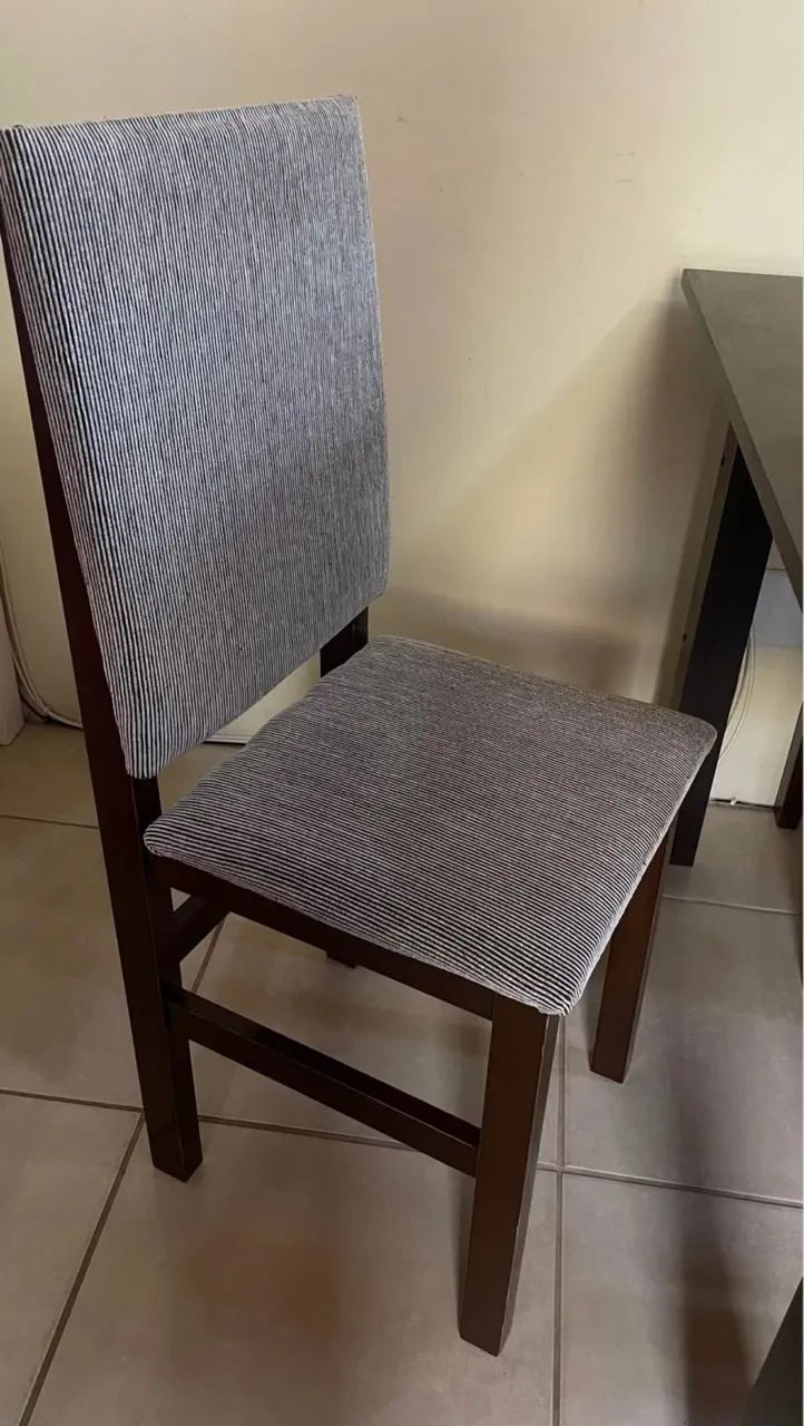 Mesa com cadeiras  - Foto 2