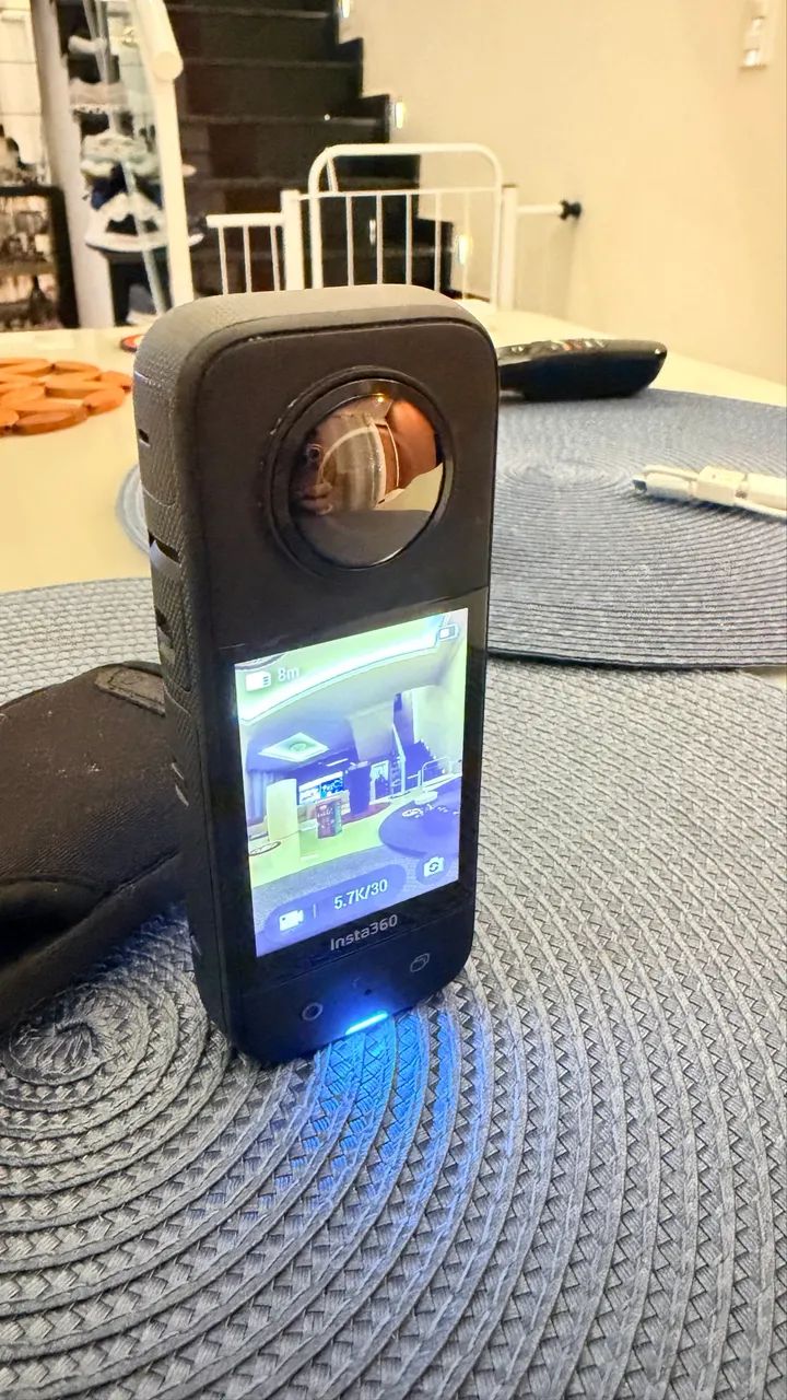 Câmera insta 360 - Foto 2