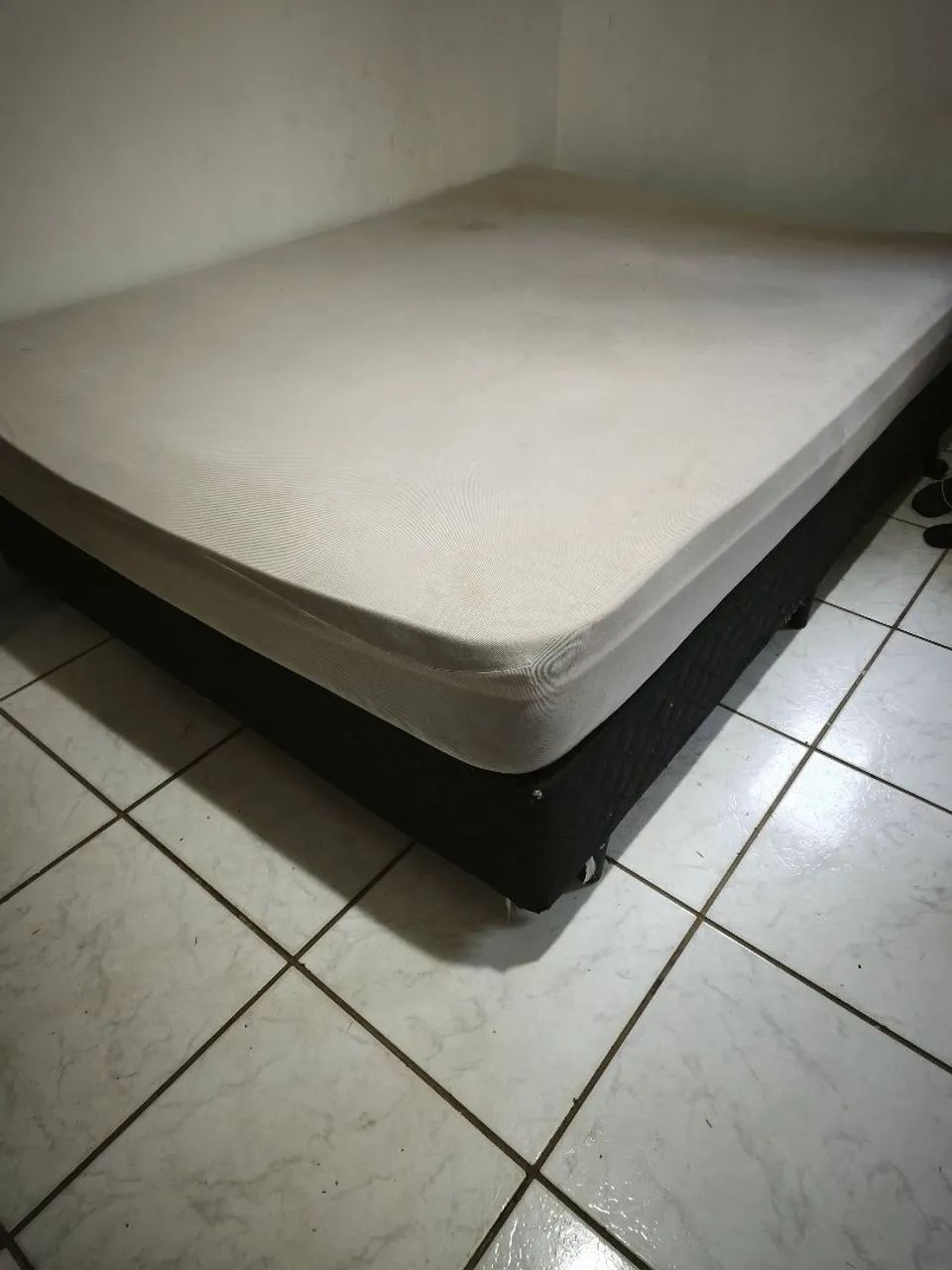 Cama box com colchao casal  colchao com capa - Foto 3