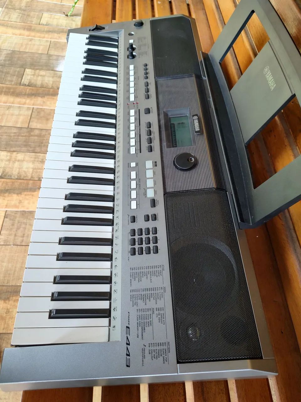 Teclado Yamaha psr-e 443