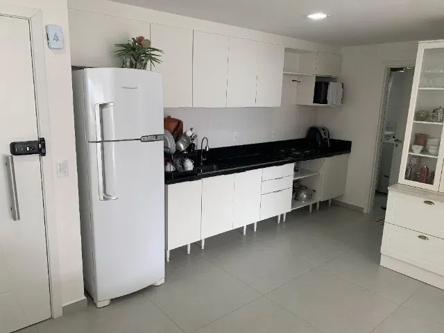 Apartamento mobiliado com 2 dormitórios a 800 metros do mar em Florianópolis - Foto 3