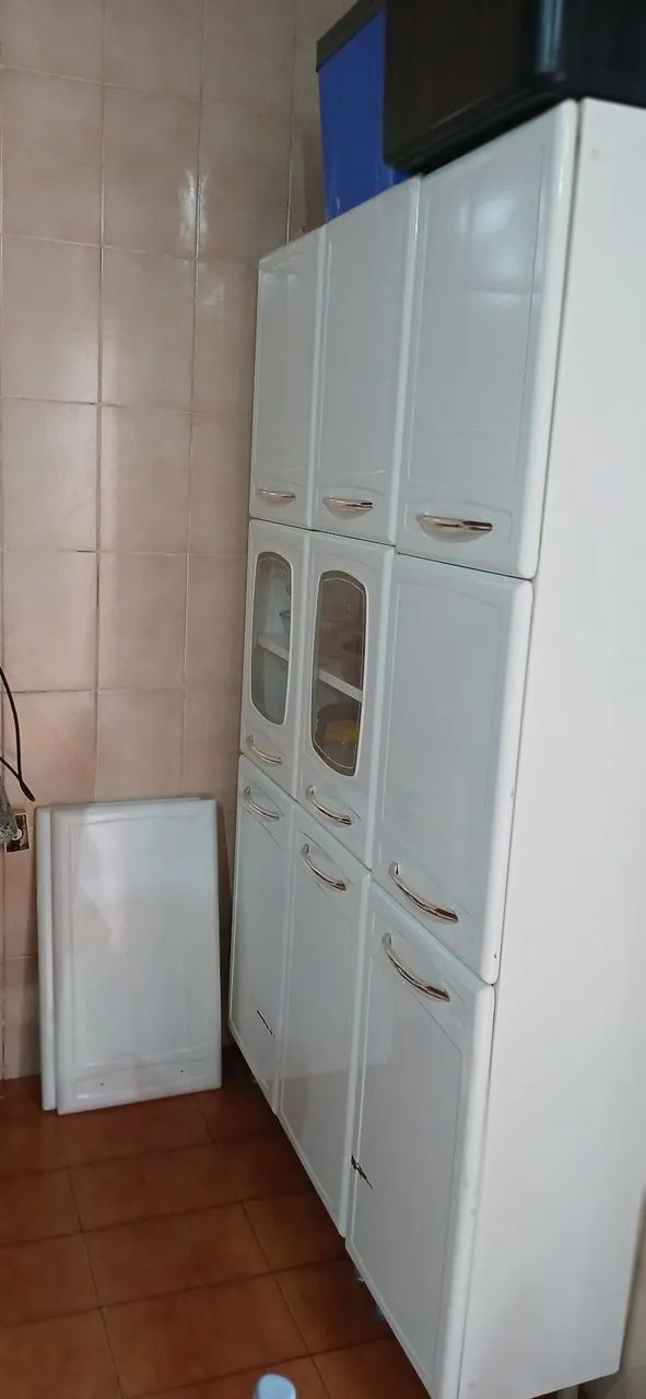 Armários de aço com balcão 
