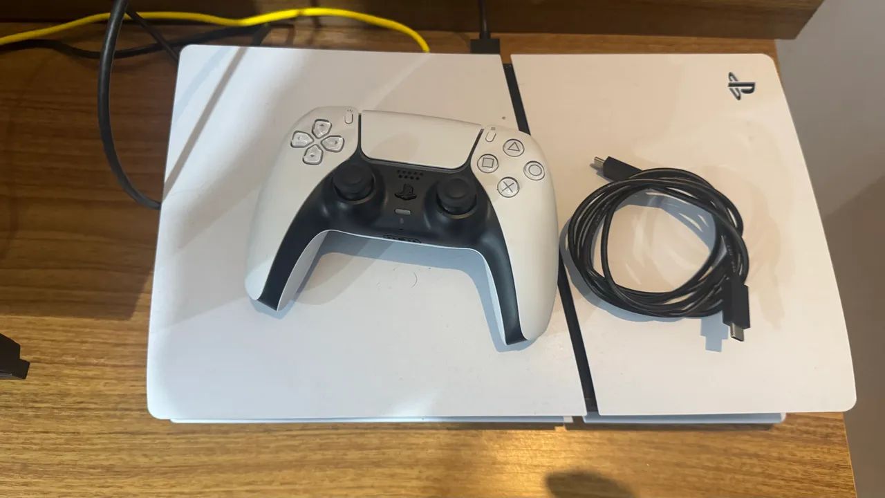 PS5 Slim Digital 825GB 2 meses de uso