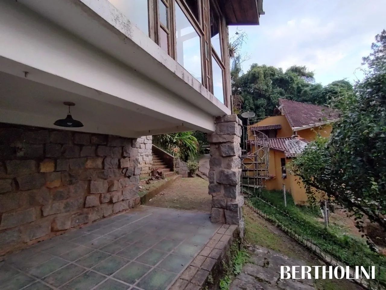 Casa com 7 quartos, a apenas 1,5 km do Centro e próximo das cachoeiras. - Foto 4