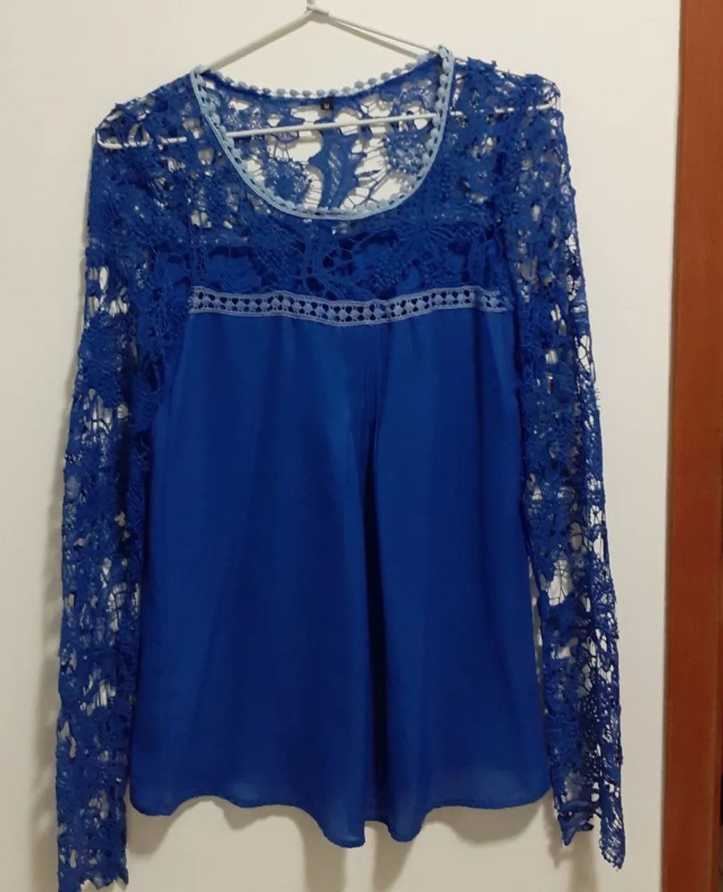 Blusa Feminina com Renda Azul 