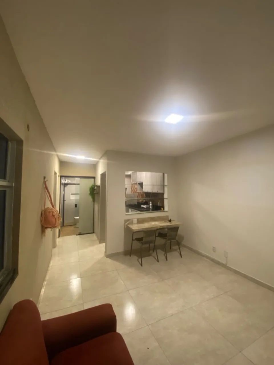 Excelente Apartamento MOBILIADO com 2 quartos reformado - Foto 3