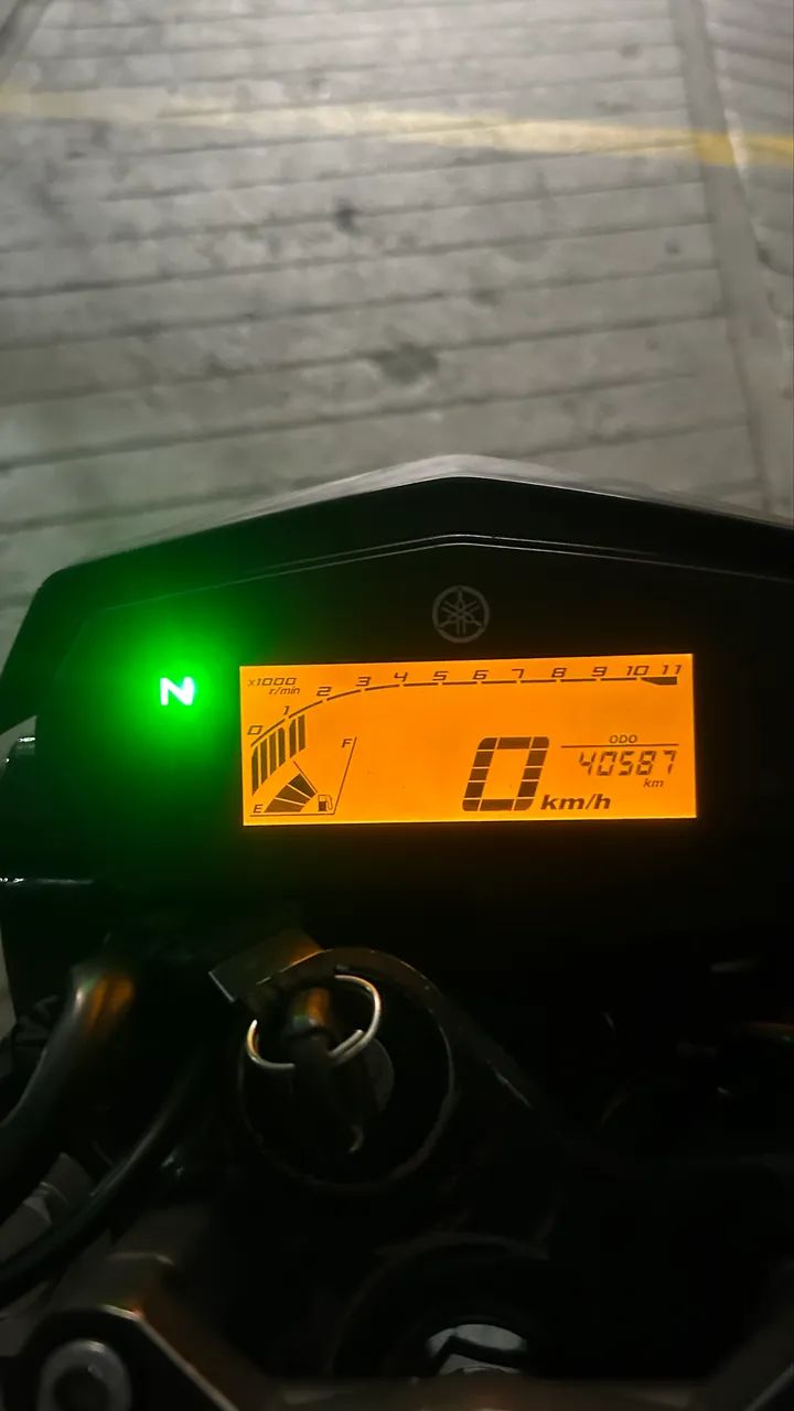FZ25 all black - Foto 4