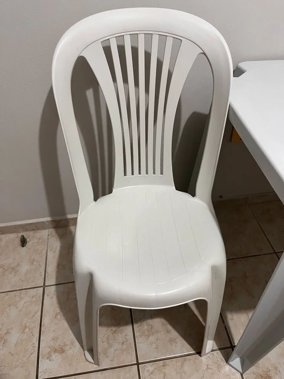 Cadeira de plástico 