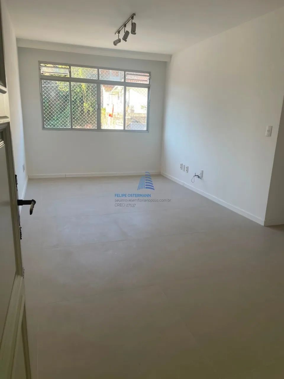 Apartamento 3 dormitórios, reformado no bairro Estreito, Florianópolis/SC - Foto 5