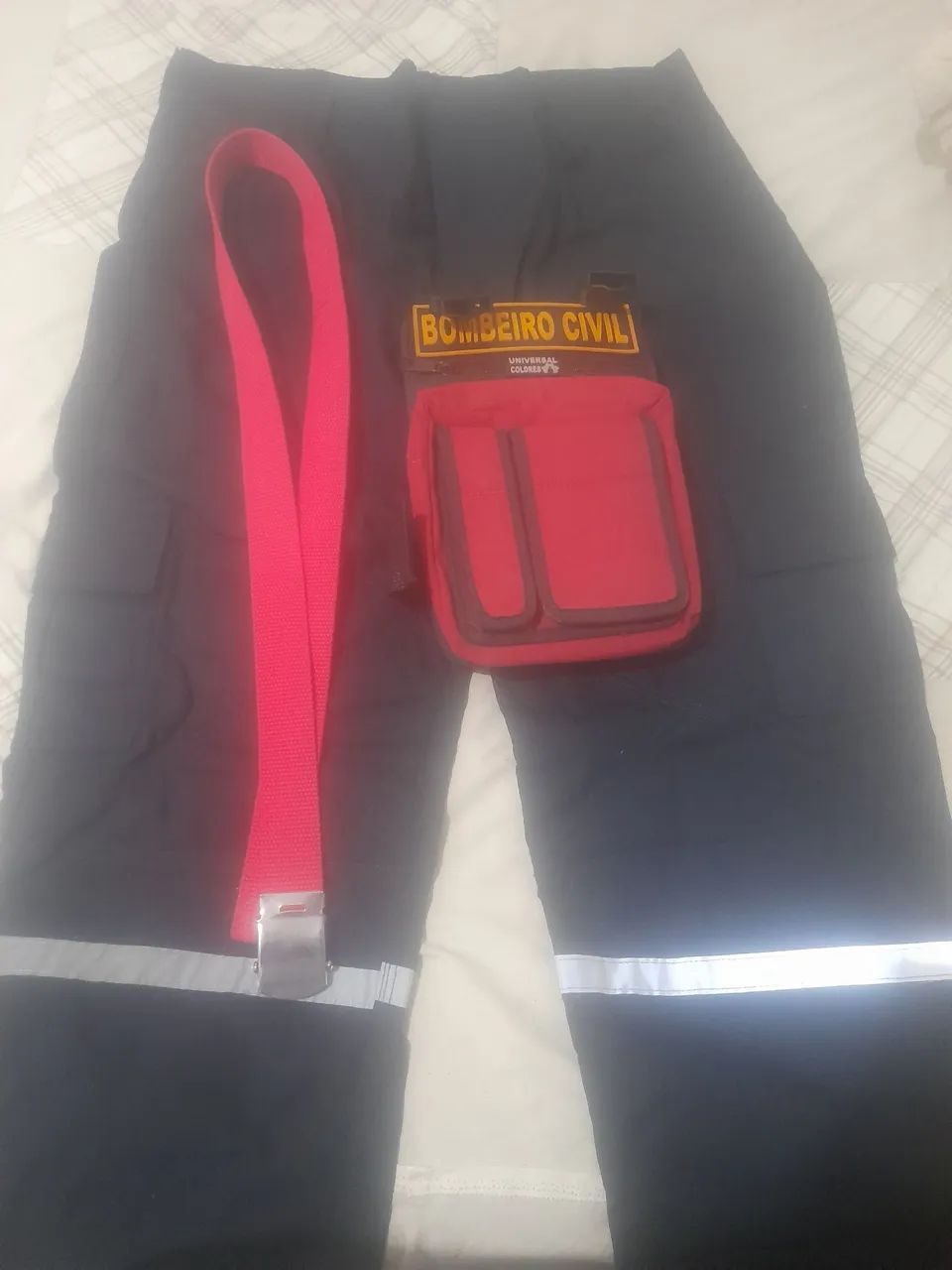 Roupa de bombeiro calça cinto e porta treco