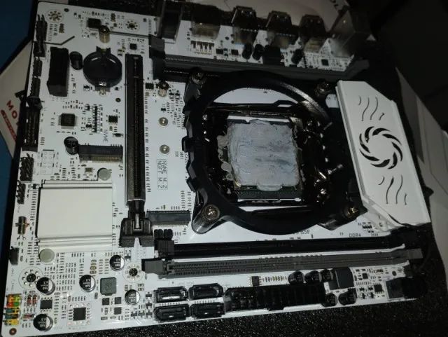 placa mae. x 99 com processador, E5 2680v4,com suporte do cooler.