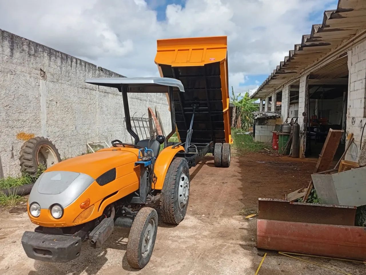 Carroça Basculante p Trator - Foto 6