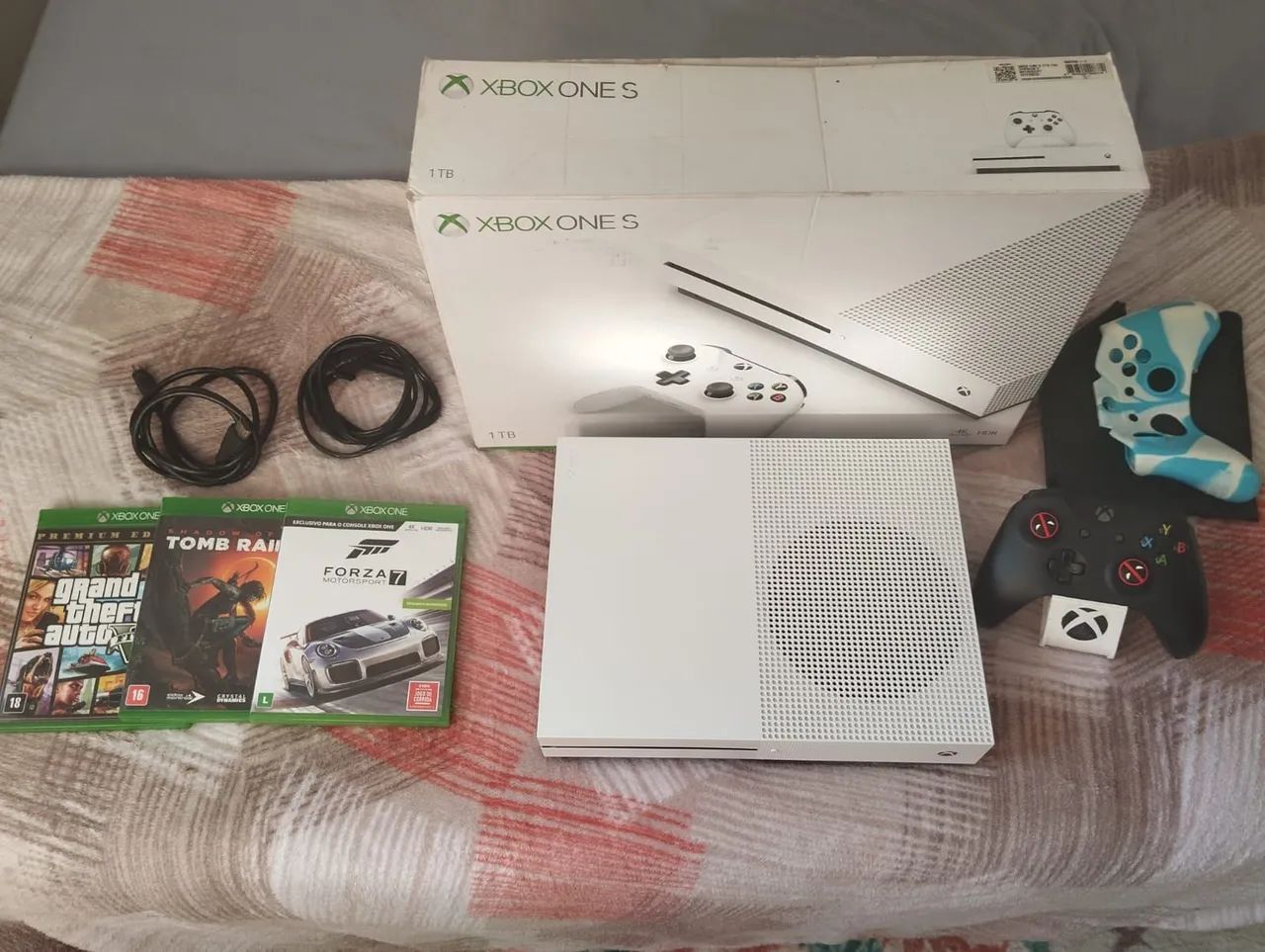 X box one s 1tera bem conservado - Consoles de Vídeo Game - Xaxim