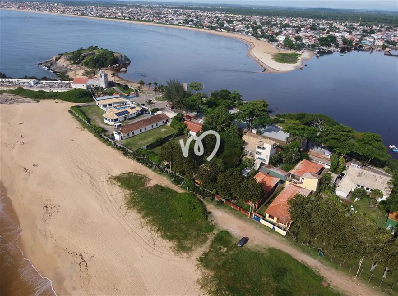 Casa 546 m², 5 quartos, entre a Lagoa e mar