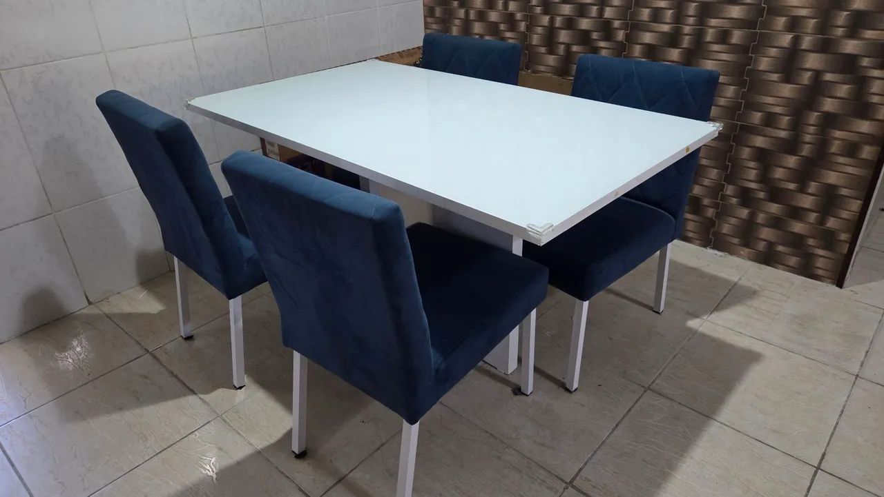 Mesa com 4 cadeiras - Foto 3