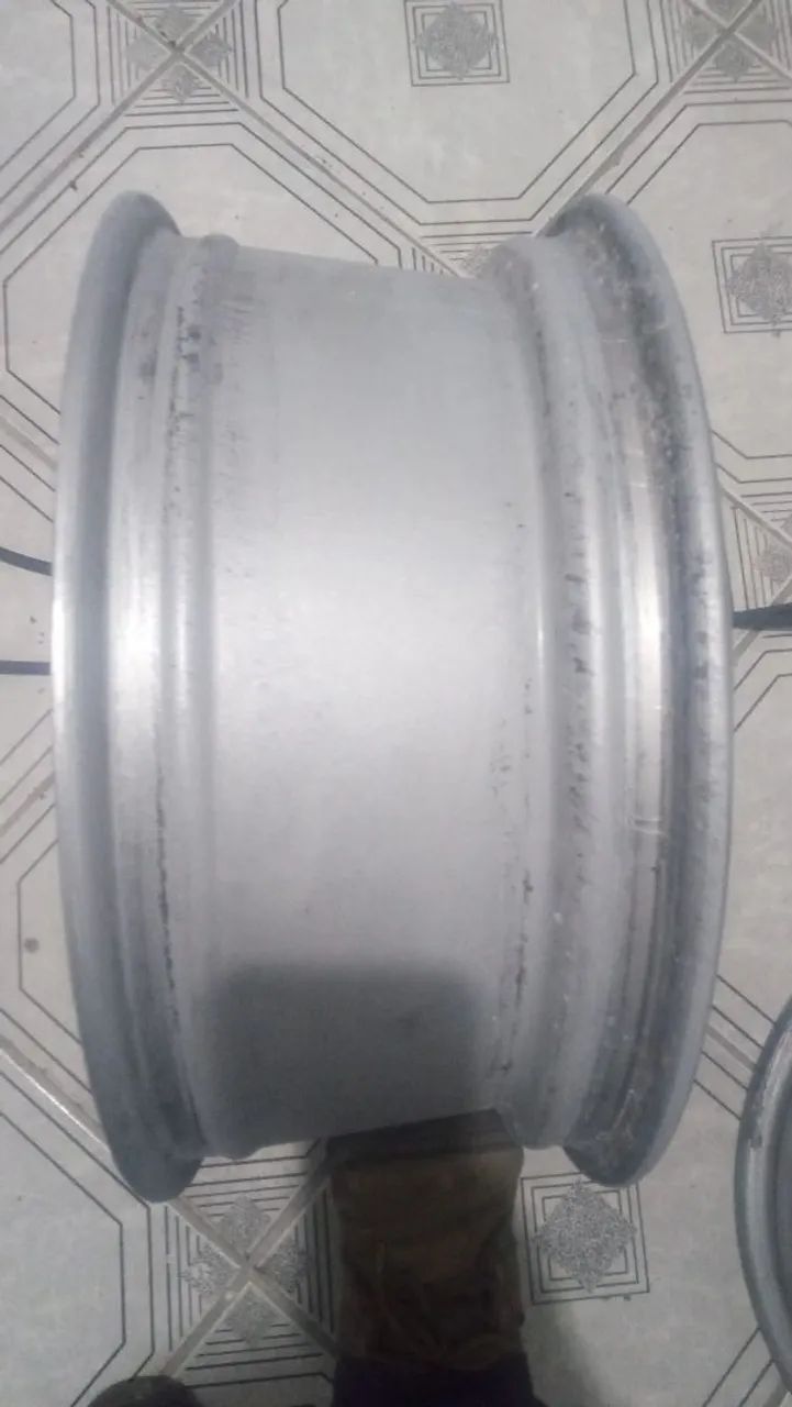 Rodas aro 17 . Obs troco por roda aro 15  - Foto 4